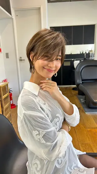 ショート シオン/艶髪カラー/ 韓国ヘアのヘアスタイル