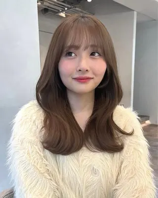ミディアム カラー ヘアアレンジ SALOWIN藤沢店所属・艶カラー の達人のヘアスタイル