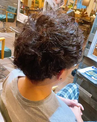 カラー パーマ メンズ ハイライト/インナー /ブリーチ/レイヤーのヘアスタイル