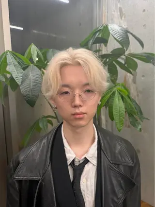 ミディアム ハイトーン×デザイン 似合わせ/Yoheiのヘアスタイル