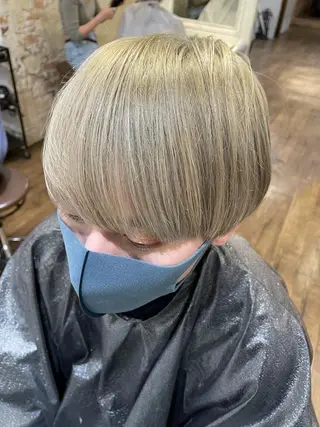 ショート カラー 遠藤 拓馬のヘアスタイル