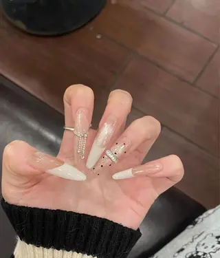 ネイル Chiara 長さだしのネイルデザイン