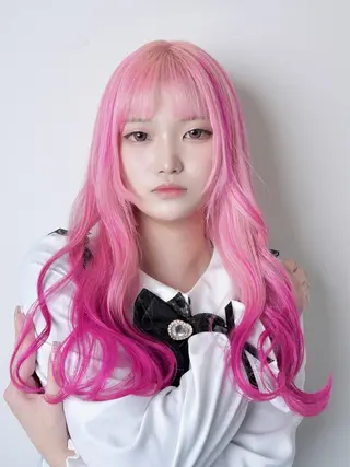 ロング カラー パーマ ヘアアレンジ 推し活専用 【派手髪】飯野ゆかりのヘアスタイル