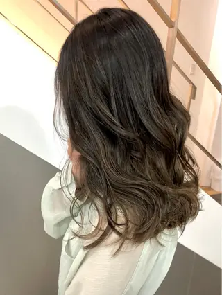 カラー 髪質改善N°rico 杉本怜美のヘアスタイル