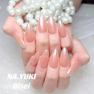 ネイル 🦋 Queenieのネイルデザイン