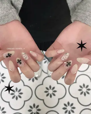 ネイル MINAMI໒꒱ Y2K、韓国ガーリーのネイルデザイン