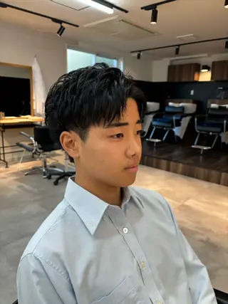 メンズ フェザーパーマ/韓国 /メンズカット/保立のヘアスタイル