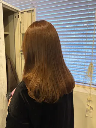 セミロング カラー 稲田 里菜のヘアスタイル