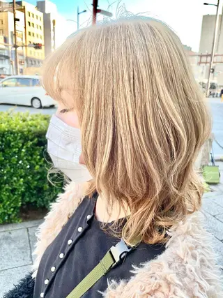 ミディアム カラー 西 めぐみのヘアスタイル