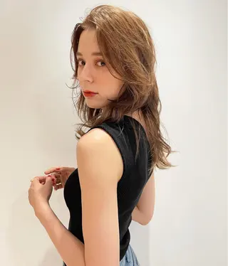 セミロング カラー パーマ ヘアアレンジ VIVIE【ヴィヴィ】所属・髪質改善/韓国風 レイヤー/田村祐樹のヘアスタイル