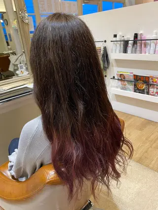 ロング 岡本 真実のヘアスタイル