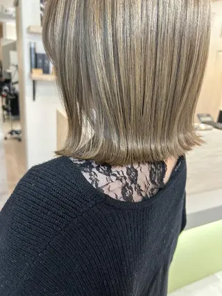 ミディアム カラー 西 めぐみのヘアスタイル