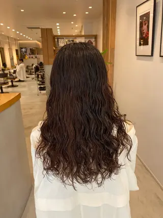 ロング CYAN.矢場町店所属・三代 ゆりあのヘアスタイル