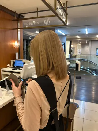 ミディアム カラー レイヤーカット/ 透明感カラー/カナのヘアスタイル