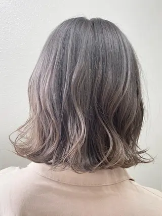 ミディアム パーマ ヘアアレンジ キッズ ネイル マツエク・マツパ 女性専用サロン梅田 髪質改善カラーakiのヘアスタイル
