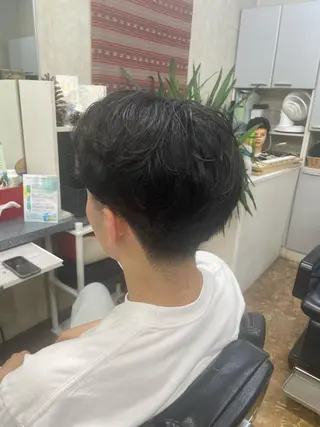 ミディアム メンズ 海老原 コウのヘアスタイル