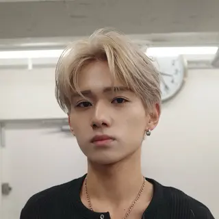 カラー メンズ メンズハイライト／ メンズブリーチカラーのヘアスタイル