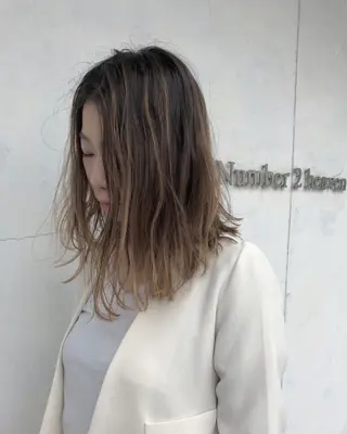 ミディアム Number2heaven所属・遠藤 和美のヘアスタイル