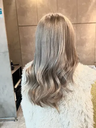 セミロング カラー 🎀透明感 カラー🎀ミズキのヘアスタイル