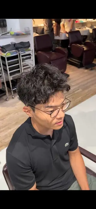 パーマ メンズ fifth原宿 宮部蓮のヘアスタイル