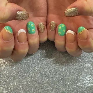 ネイル VIERU 🌈🎀💖のネイルデザイン