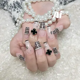 ネイル 🦋 Queenieのネイルデザイン