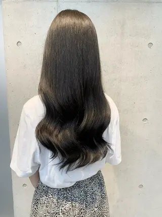 ロング カラー 透明感/オリーブ/ グレージュ/YUKAのヘアスタイル