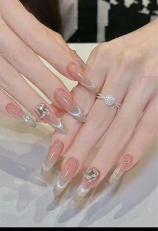 Dea かかのネイルデザイン