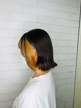 ショート 艶カラー🩵💛 NANAのヘアスタイル