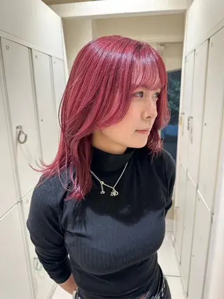 セミロング カラー ヘアアレンジ タイトボブ個性派カラ ーAKANEのヘアスタイル