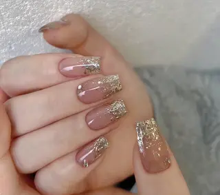 ネイル pink ladyサロン所属・べ にのネイルデザイン