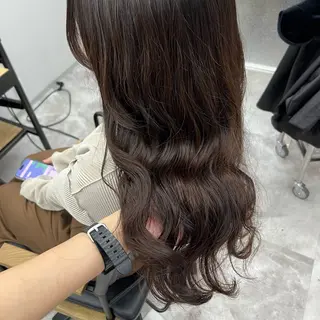 ミディアム 岸下 理緒のヘアスタイル