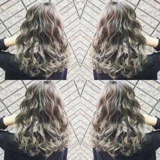 セミロング カラー N° jillva ♦️川端裕司♦️のヘアスタイル