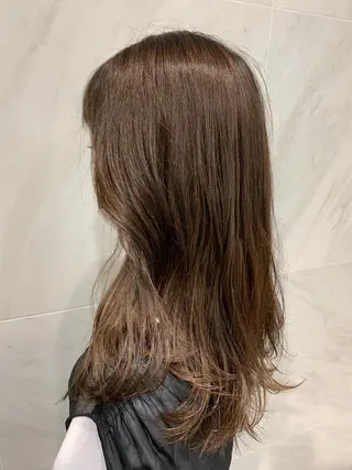 セミロング カラー TENELE所属・チバ タクミのヘアスタイル