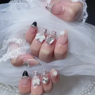 ネイル MINAMI໒꒱ Y2K、韓国ガーリーのネイルデザイン