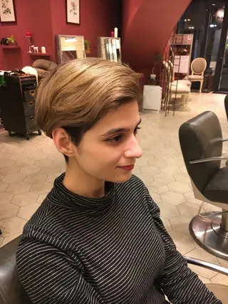 ショート カラー THE AWESUM所属・メンズスタイル強化中 TONNY（トニー）のヘアスタイル