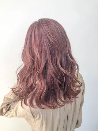 セミロング salowin郡山所属・佐藤 結花のヘアスタイル