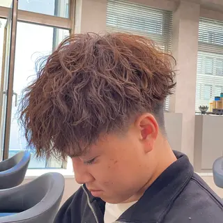 ショート パーマ ヘアアレンジ メンズ 艶カラー の達人のヘアスタイル