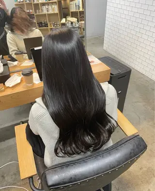 カラー ROCCOeast koyukiのヘアスタイル