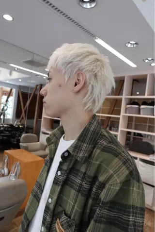 ショート Null 表参道所属・岩下昂世/ ハイトーン/デザインのヘアスタイル