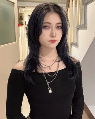 セミロング ウルフ/レイヤー /パーマ/島田陽稀のヘアスタイル