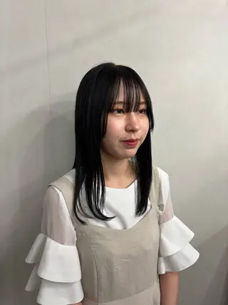 ロング カラー 長谷川 日南のヘアスタイル