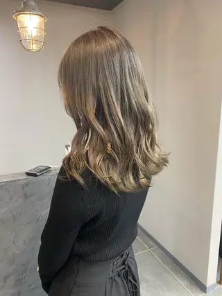 ロング maco 艶感ハイトーン🦋のヘアスタイル