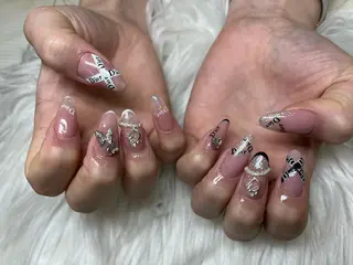 ネイル SOARE🤍 🤍のネイルデザイン