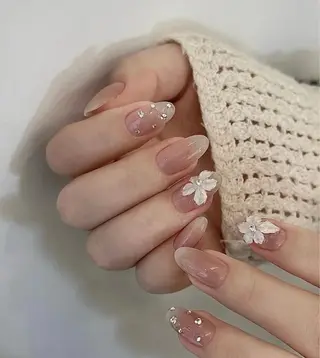 ネイル 高木 維麗絲のネイルデザイン