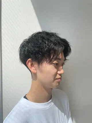 ショート パーマ メンズ 渋谷レイヤーカット/ 暖色艶カラー🩵高橋のヘアスタイル