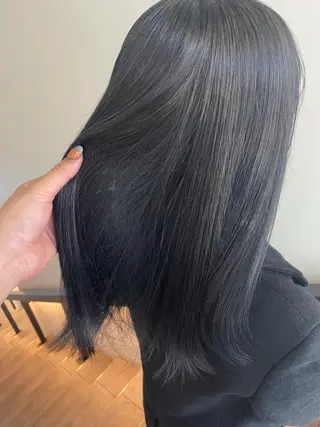 カラー 🎀ボブ＋ハイトーン シュカ👶🏻のヘアスタイル