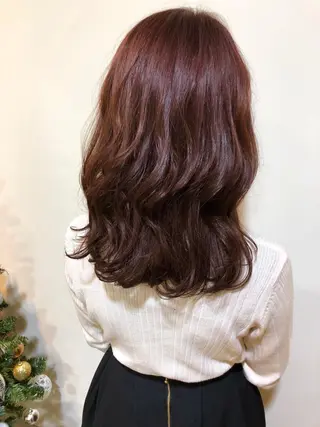 ミディアム カラー MIOベージュカラー 柔らかいカラーのヘアスタイル