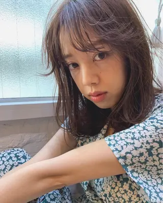 ミディアム カラー 土屋 愛海のヘアスタイル