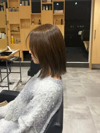 ミディアム 滑川 吏音のヘアスタイル